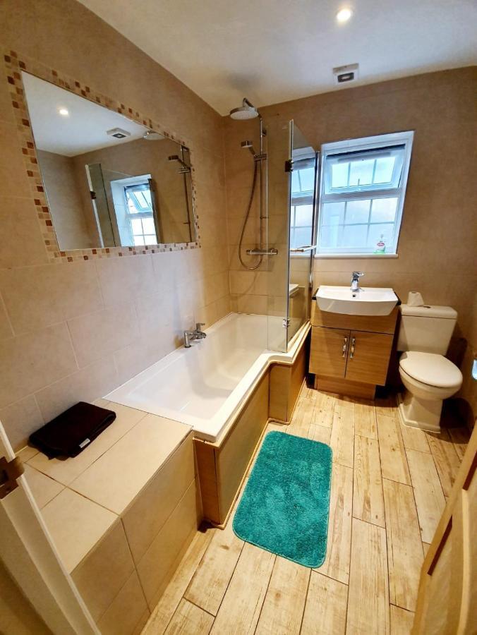 Beautiful 3 Bedroom House At The Sea Front - Amazing Location Southend-on-Sea Exterior photo